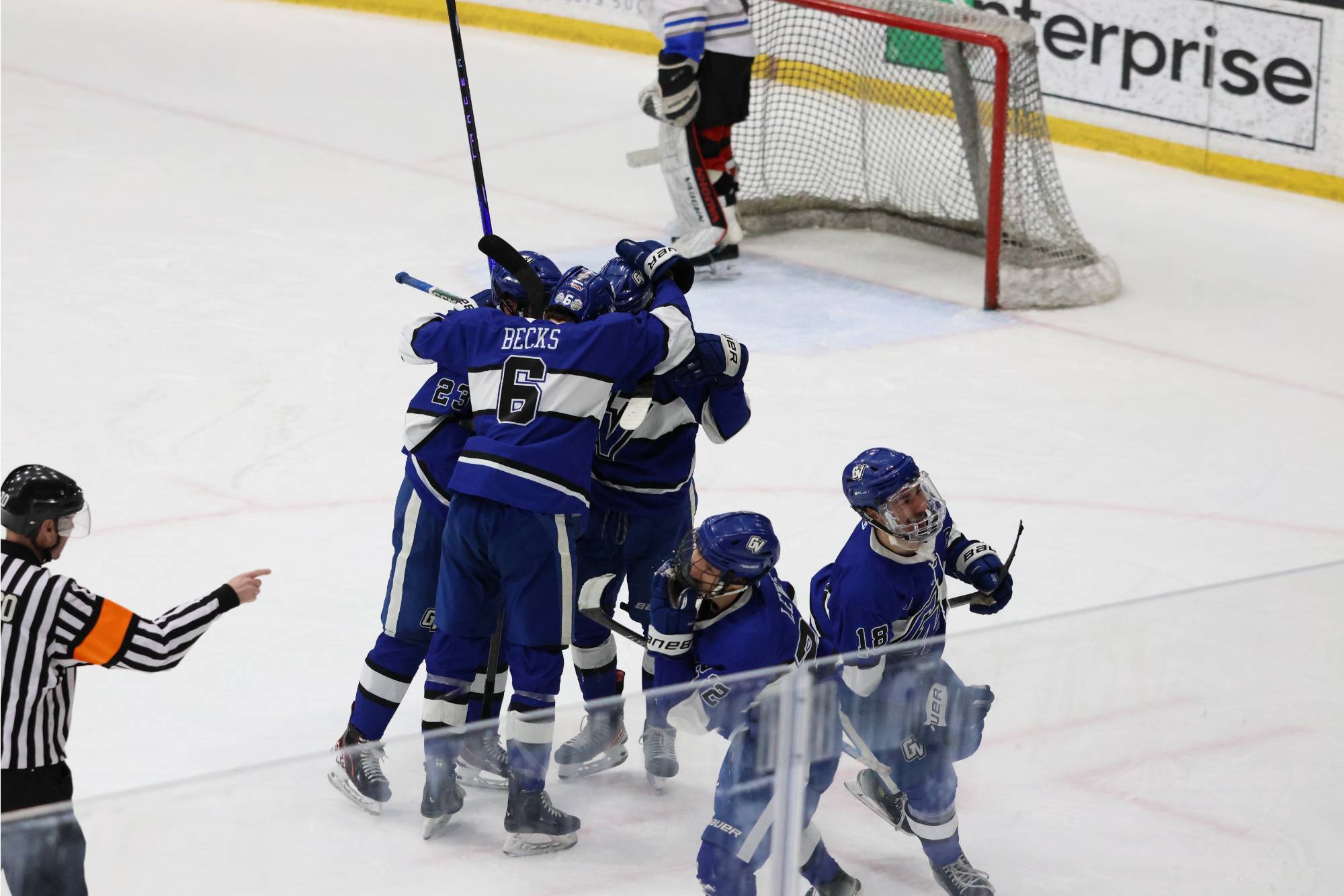 Team celebration blue2